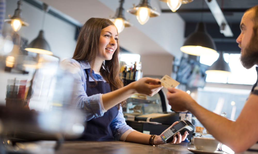 The pros and cons of using a credit card every day